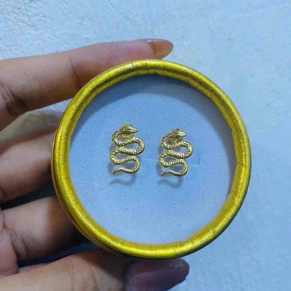 18k real saudi gold  Light Weight Snake Stud Earring